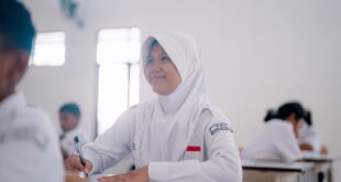 Sekolah Rakyat Kupang dan Cerita Toleransi Seorang Muslimah