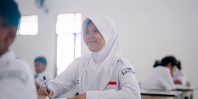 Sekolah Rakyat Kupang dan Cerita Toleransi Seorang Muslimah
