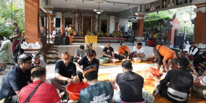 Makna Toleransi di Balik Tradisi Ngelawar Umat Hindu